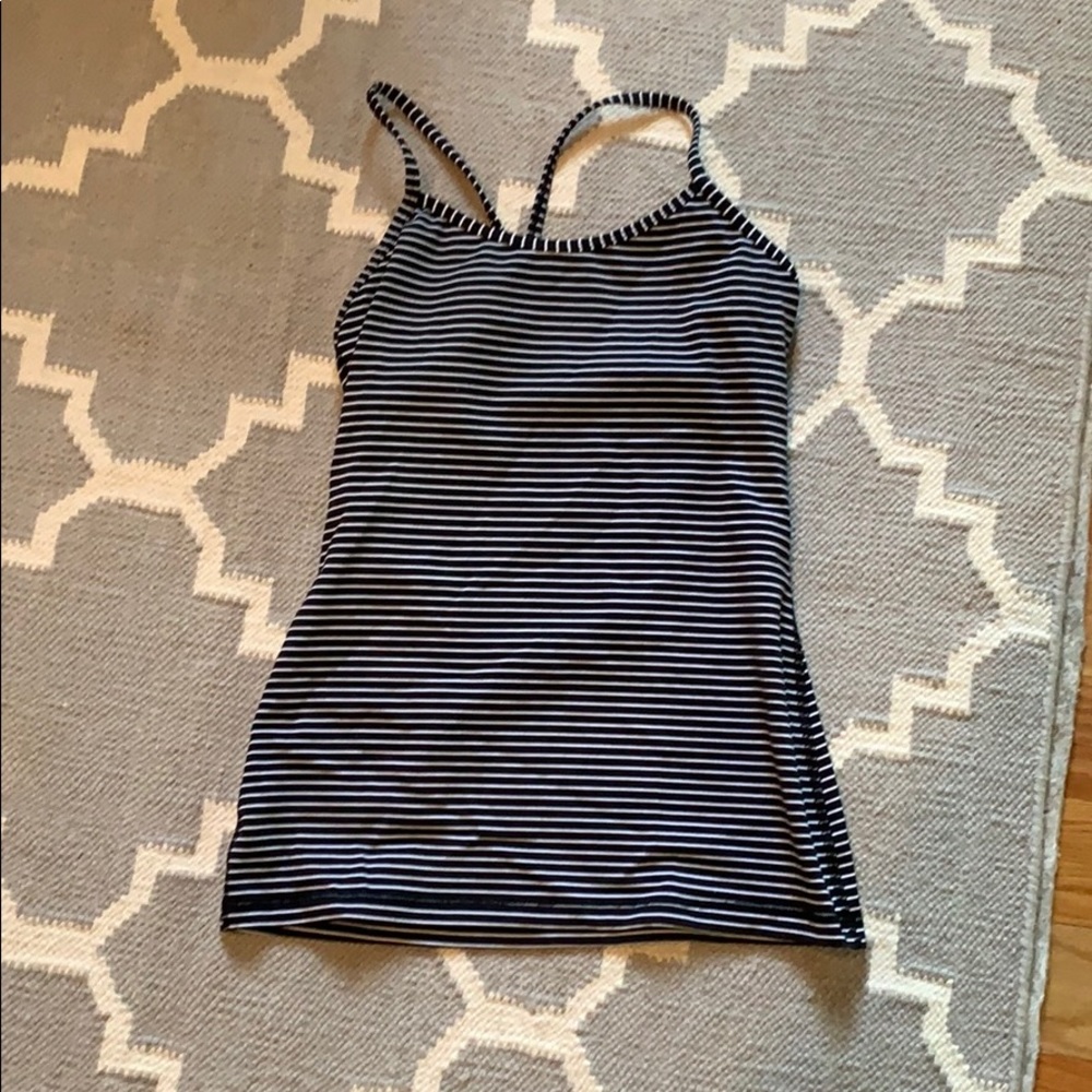 Lululemon tank.